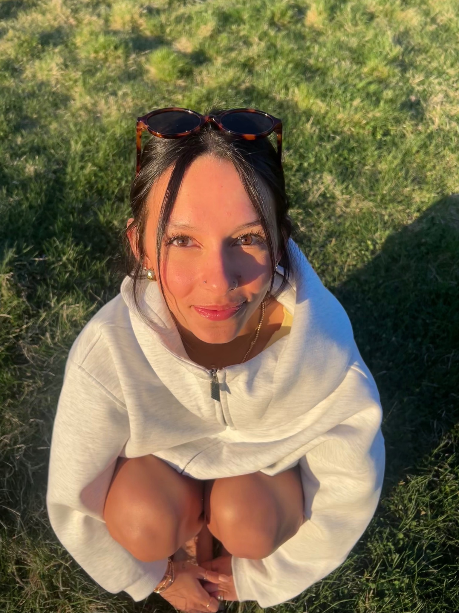 Violet outdoors in the sunshine